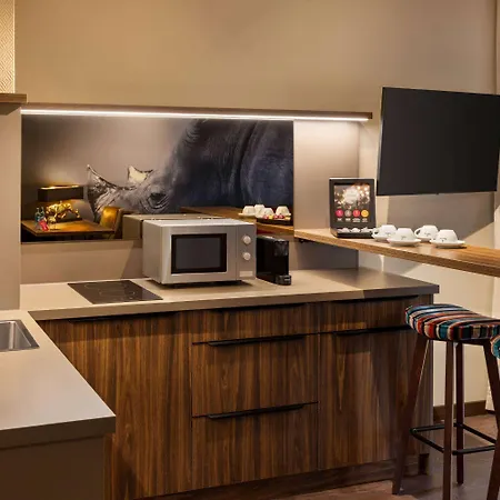 Отель Sunday Hotel & Suites Leipzig 4*