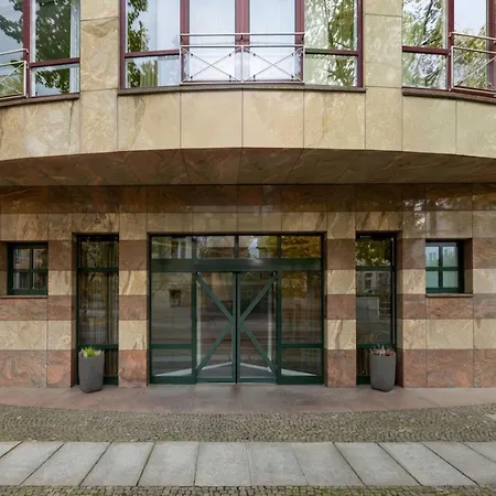 Отель Sunday Hotel & Suites Leipzig 4*